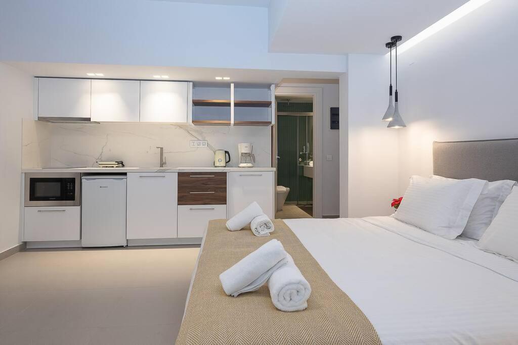 Iris Luxury Apartment At The Heraklion Center ภายนอก รูปภาพ