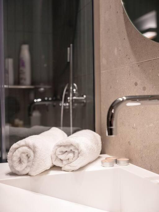 Iris Luxury Apartment At The Heraklion Center ภายนอก รูปภาพ